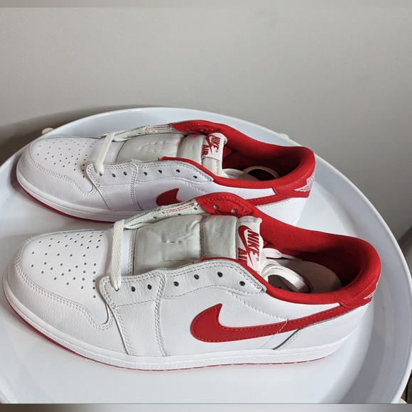 Nike Jordan 1 Retro Low Oh Men's size 10 in Red and White - Picture 10 of 11